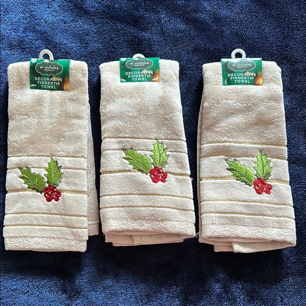 Holiday Decorative Finger Towels with Holly Design, set of 3